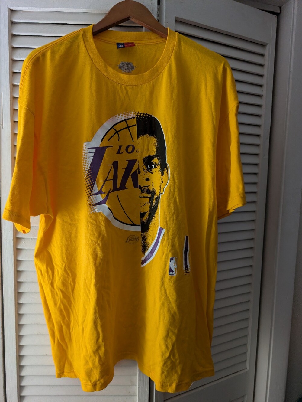 Majestic Yellow Los Angeles Lakers Magic Johnson Graphic Tee